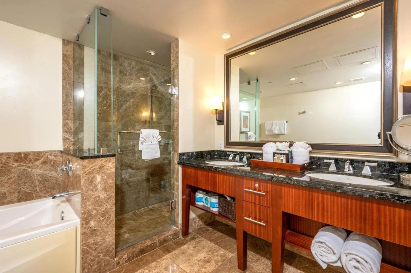 Apartment Kbm Resorts Free Car Honua Kai Hokulani Ocean View 2Bedroom Condo Hkh-529 Beautifully Upgraded Ocean Views Kaanapali
