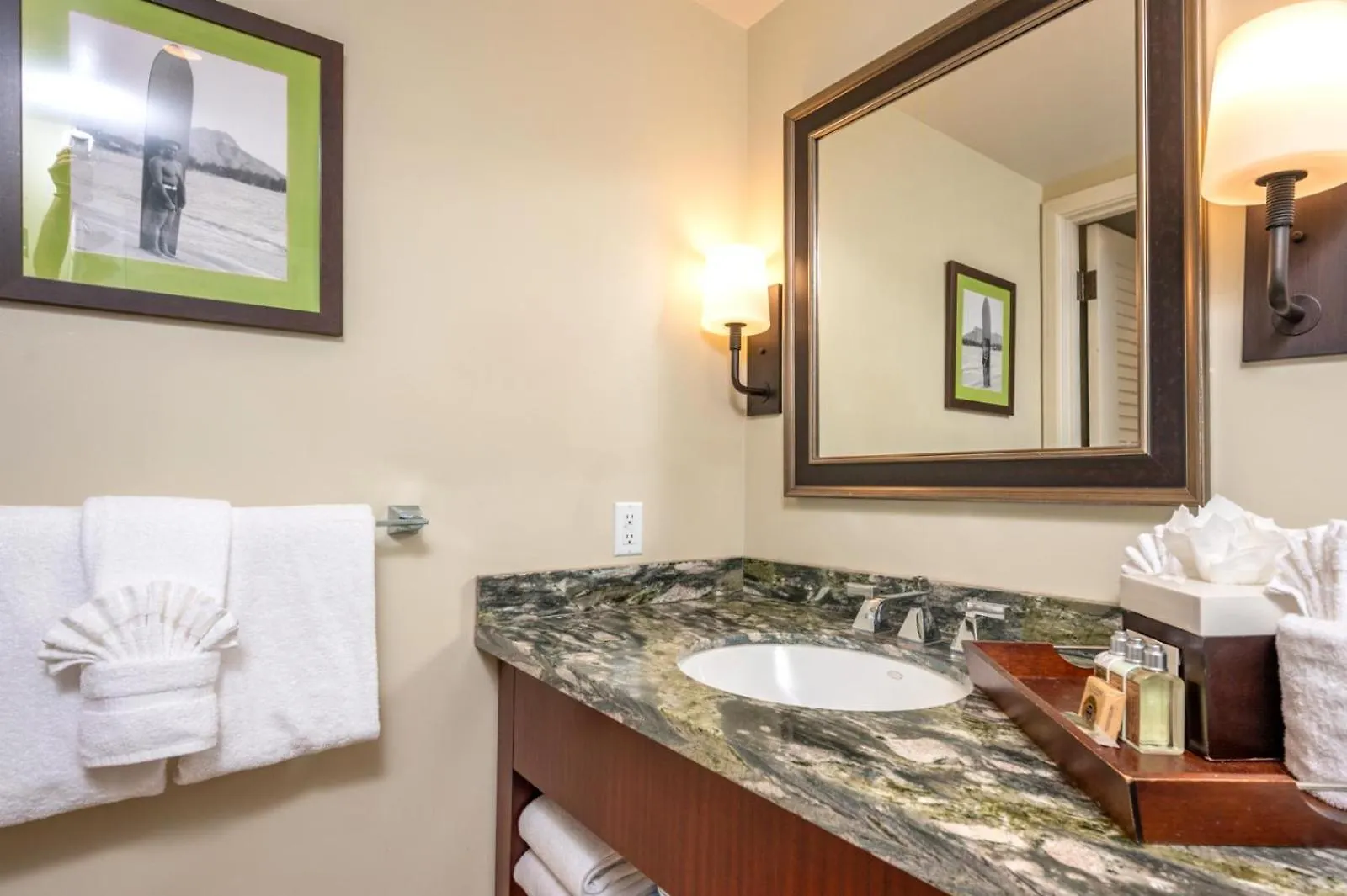 Kbm Resorts Free Car Honua Kai Hokulani Ocean View 2Bedroom Condo Hkh-529 Beautifully Upgraded Ocean Views Kaanapali 0*,